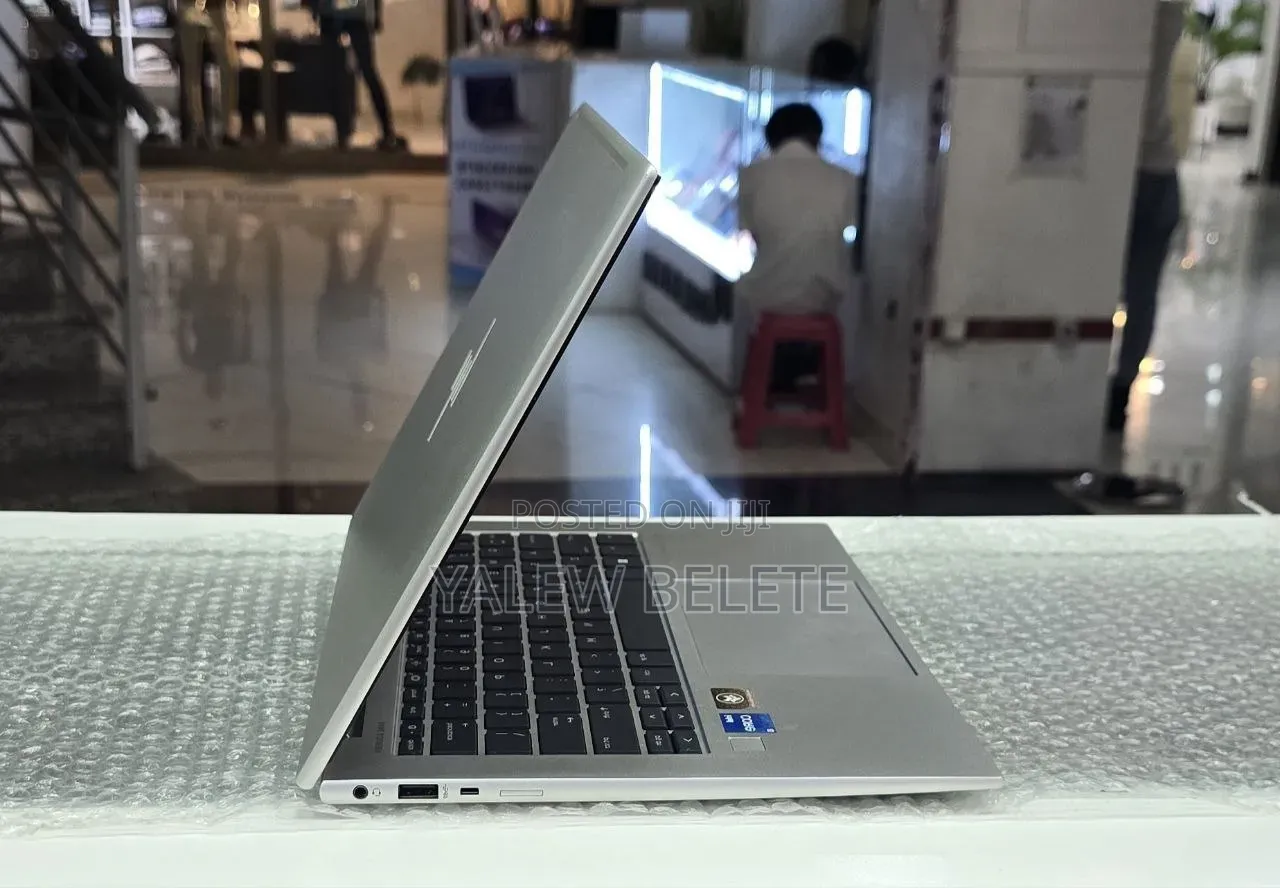New Laptop HP EliteBook 840 G9 16GB Intel Core i5 SSD 512GB