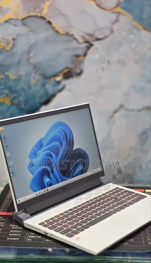 New Laptop Dell G15 5535 8GB AMD Ryzen 7 SSD 512GB