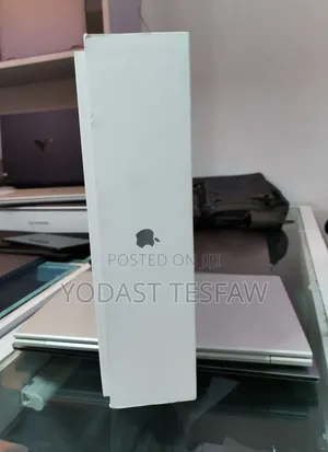 New Laptop Apple MacBook Air 2025 M4 16GB Intel Core i9 SSD 512GB