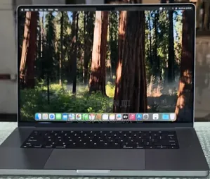 New Laptop Apple MacBook 64GB SSD 1T