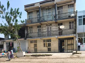 Furnished 17bdrm Apartment in Tower, East Shewa for sale