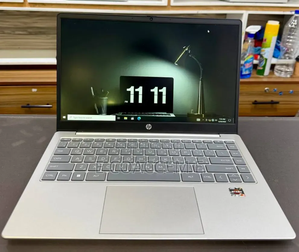 New Laptop HP 8GB AMD Ryzen 5 SSD 512GB