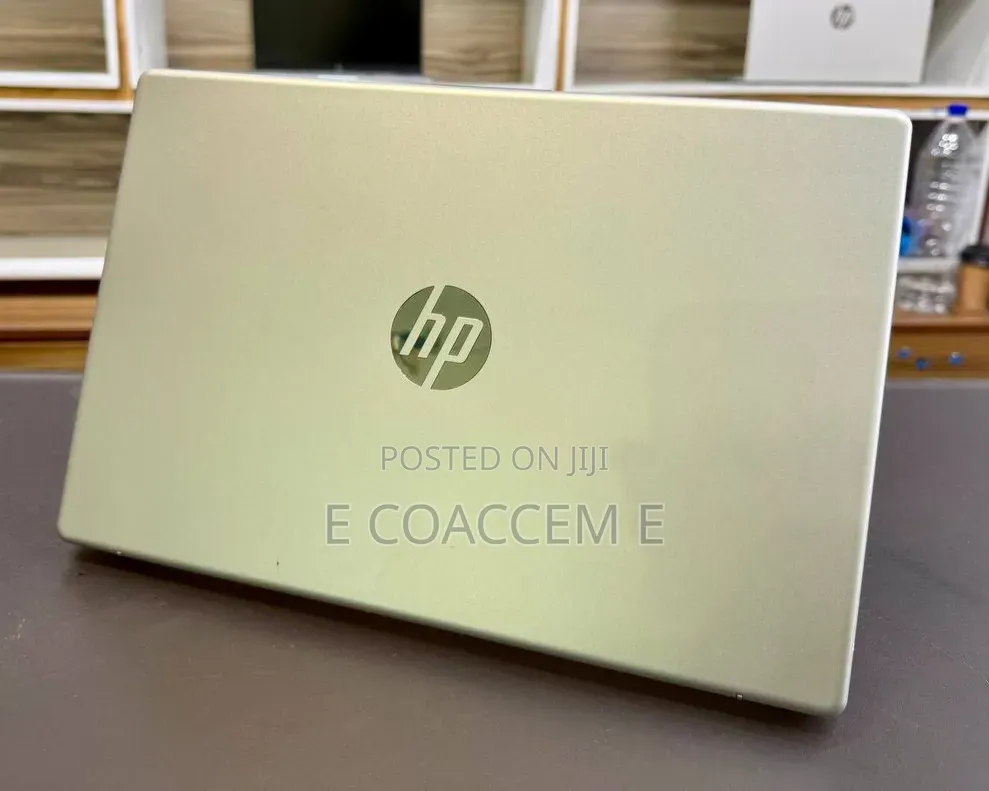 New Laptop HP 8GB AMD Ryzen 5 SSD 512GB