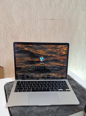 New Laptop Apple MacBook 16GB SSD 512GB
