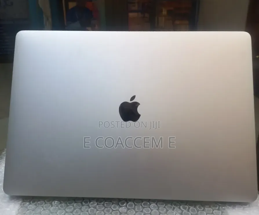 New Laptop Apple MacBook 16GB Intel Core i7 SSD 256GB