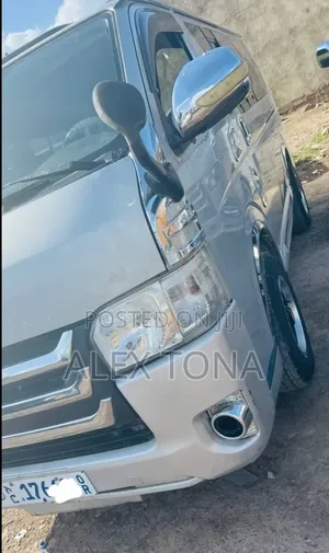 Toyota HiAce 2008 Silver