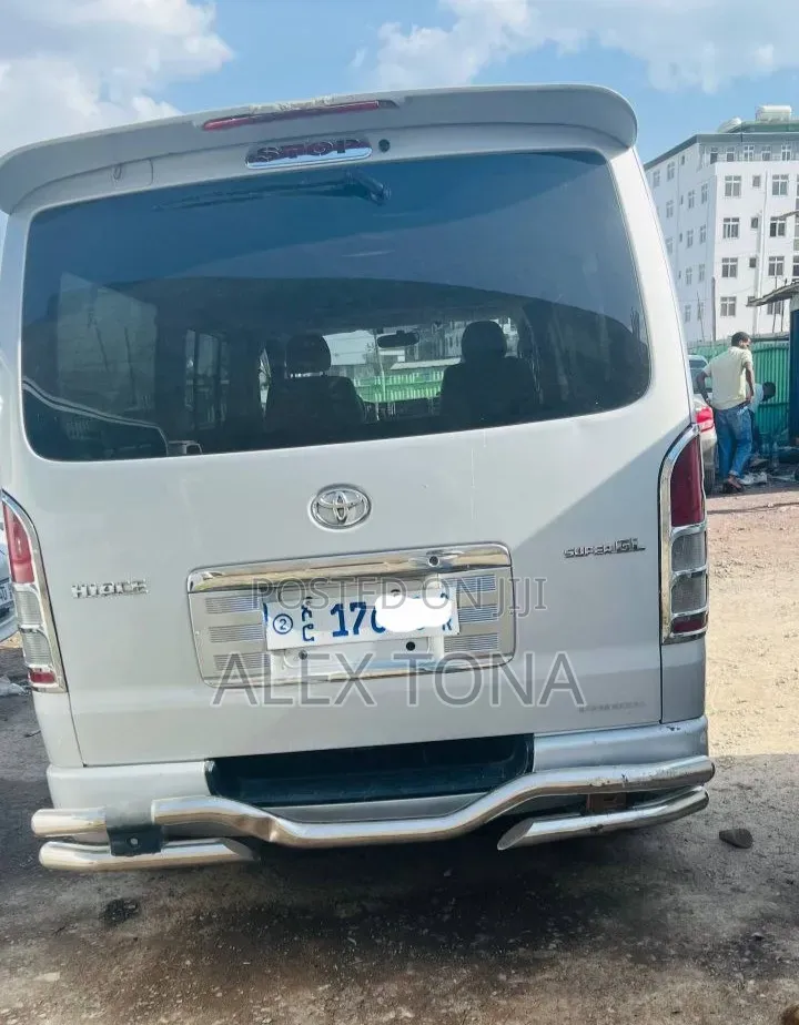 Toyota HiAce 2008 Silver