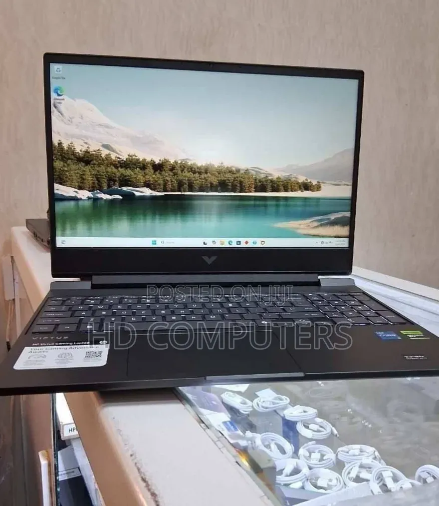 New Laptop HP Victus 16 16GB Intel Core i7 SSD 1T