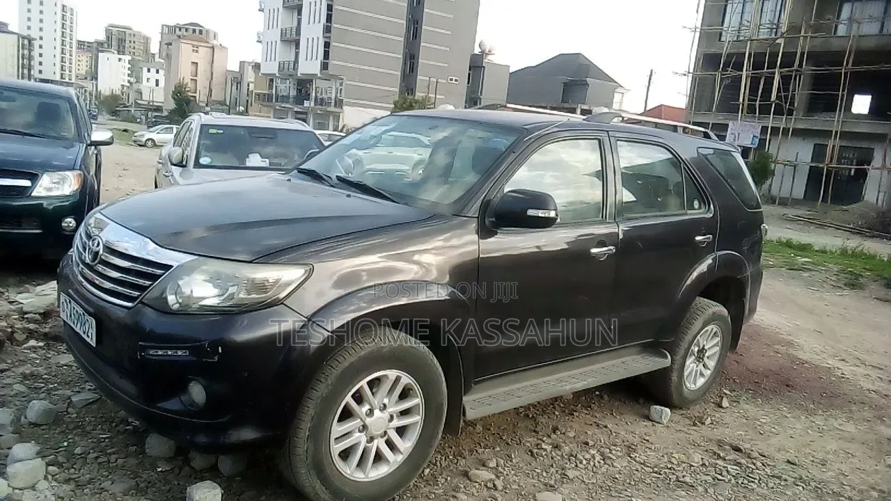 Toyota Fortuner 2015 Black