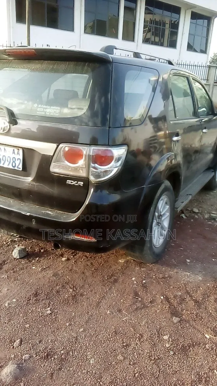 Toyota Fortuner 2015 Black