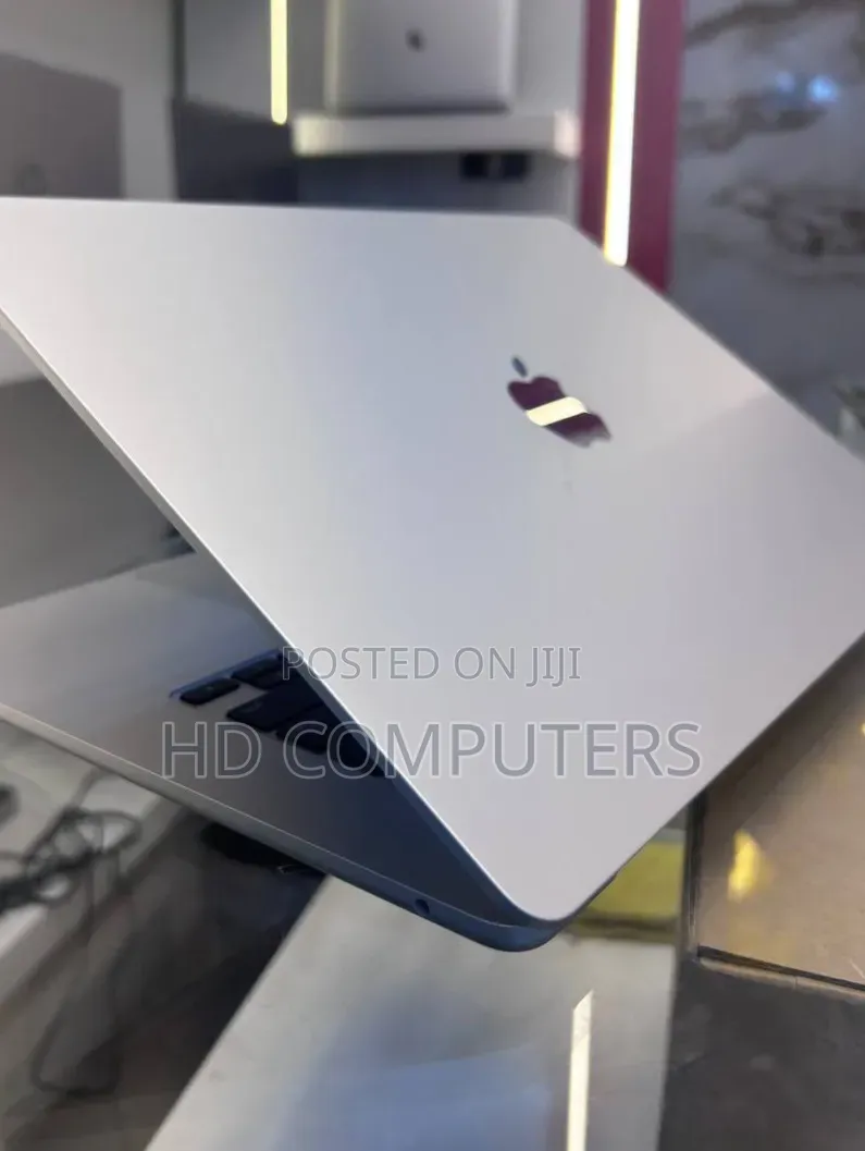 New Laptop Apple MacBook Air 2025 M4 24GB Apple M4 SSD 1T