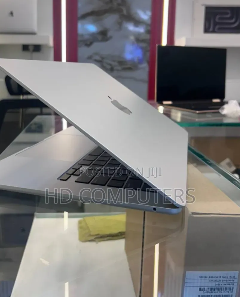 New Laptop Apple MacBook Air 2025 M4 24GB Apple M4 SSD 1T