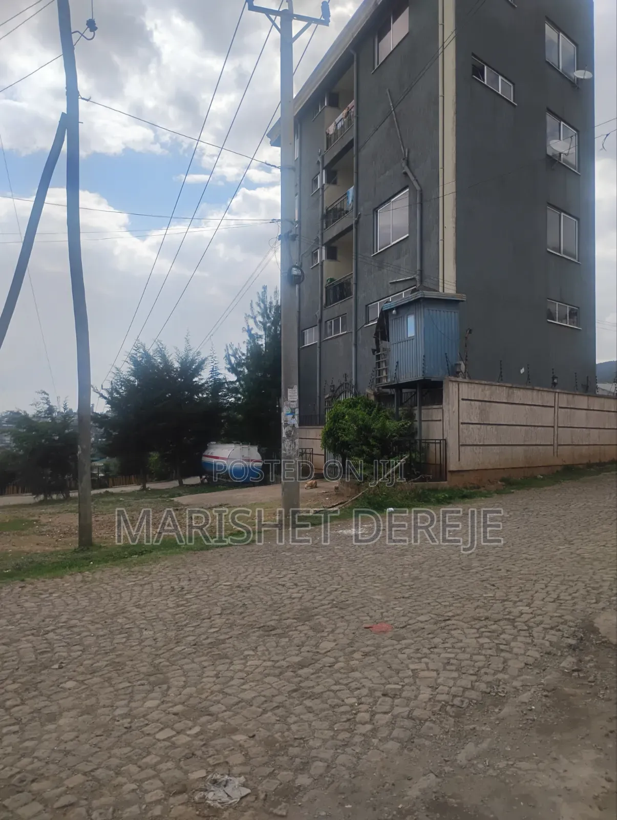 5bdrm House in Gullele for sale