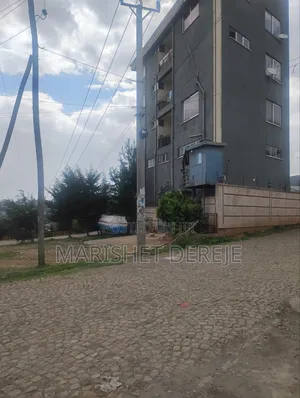 5bdrm House in Gullele for sale