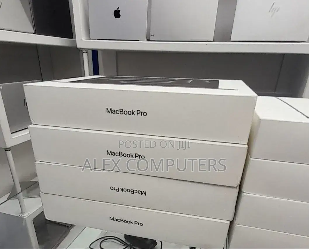 New Laptop Apple MacBook 24GB Apple M5 Pro SSD 1T