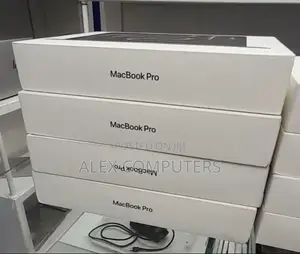 New Laptop Apple MacBook 24GB Apple M5 Pro SSD 1T