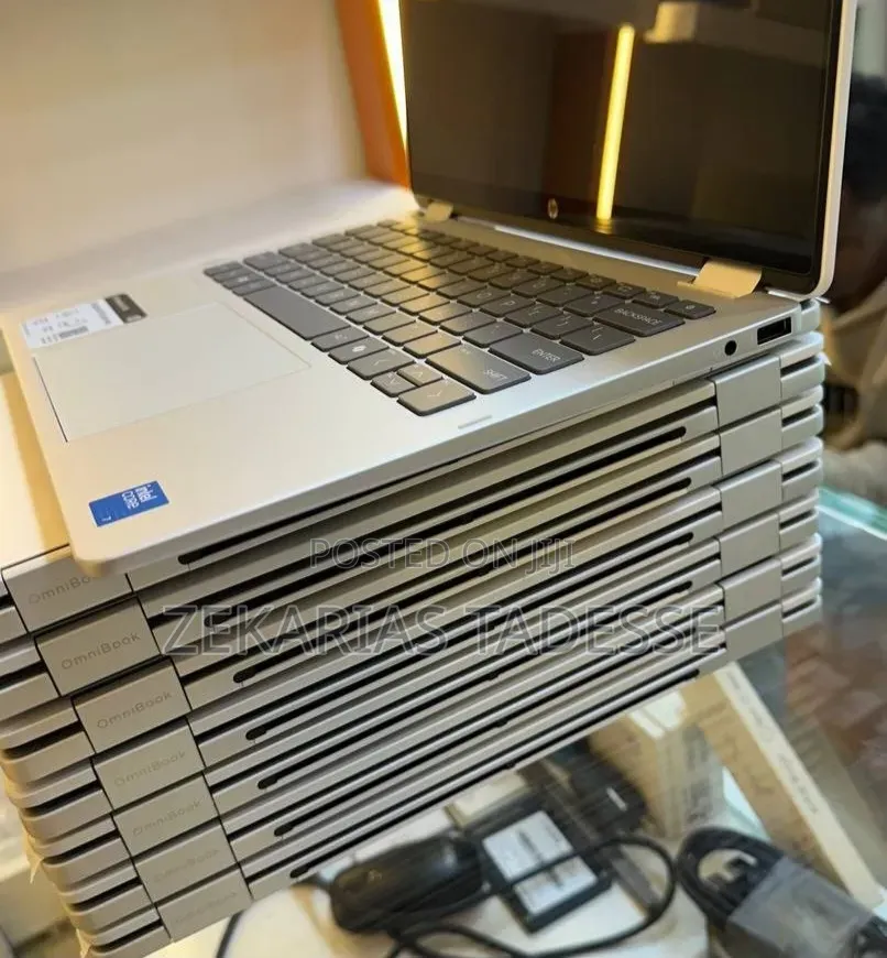 New Laptop HP OmniBook 5 14" 16GB Intel Core 7 SSD 512GB