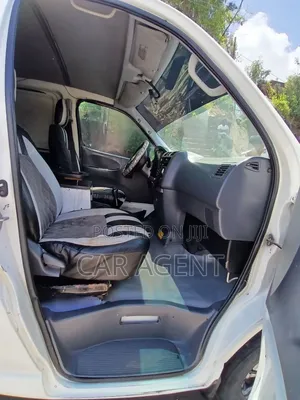 Toyota HiAce 2009 White