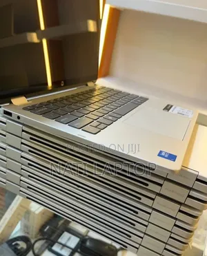 New Laptop HP OmniBook 5 14" 16GB Intel Core 7 SSD 512GB