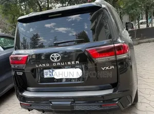 Toyota Land Cruiser 2023 Black