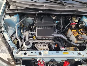 Toyota Vitz 2004 Silver