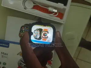 Sim Card የምቀበል እና Camera ያለው Smart Watch