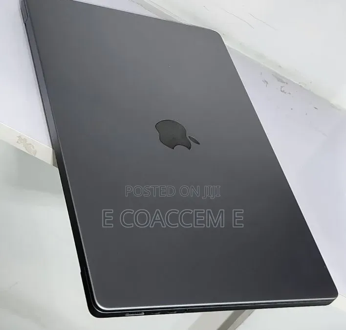 New Laptop Apple MacBook 32GB SSD 512GB
