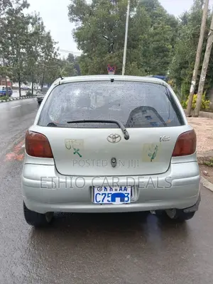 Toyota Vitz 2003 Silver