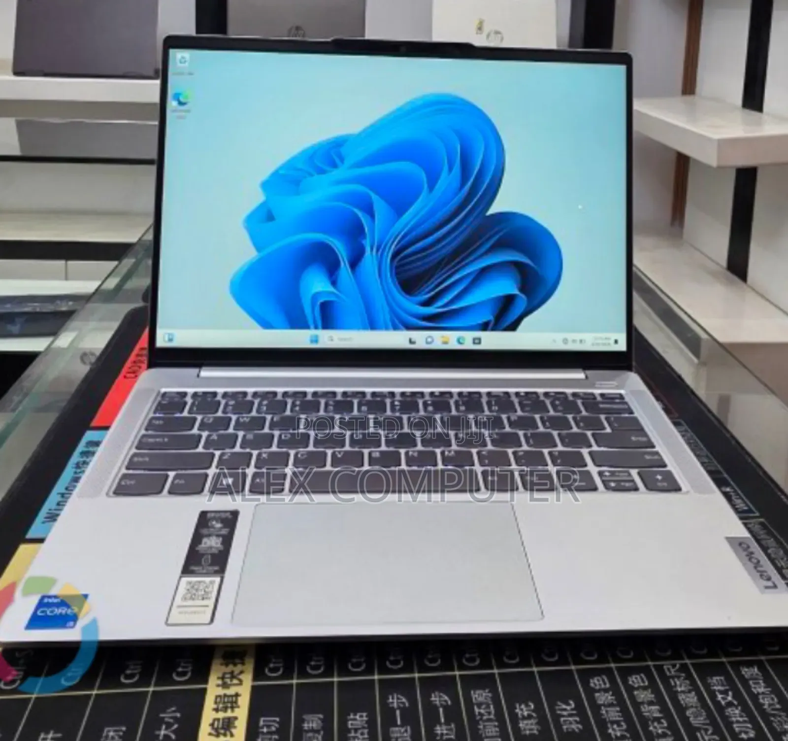 New Laptop Lenovo 16GB Intel Core i5 SSD 512GB