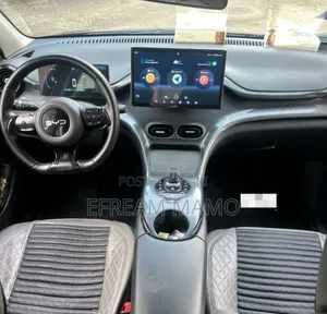 BYD E2 43 kWh 94 hp FWD 2024