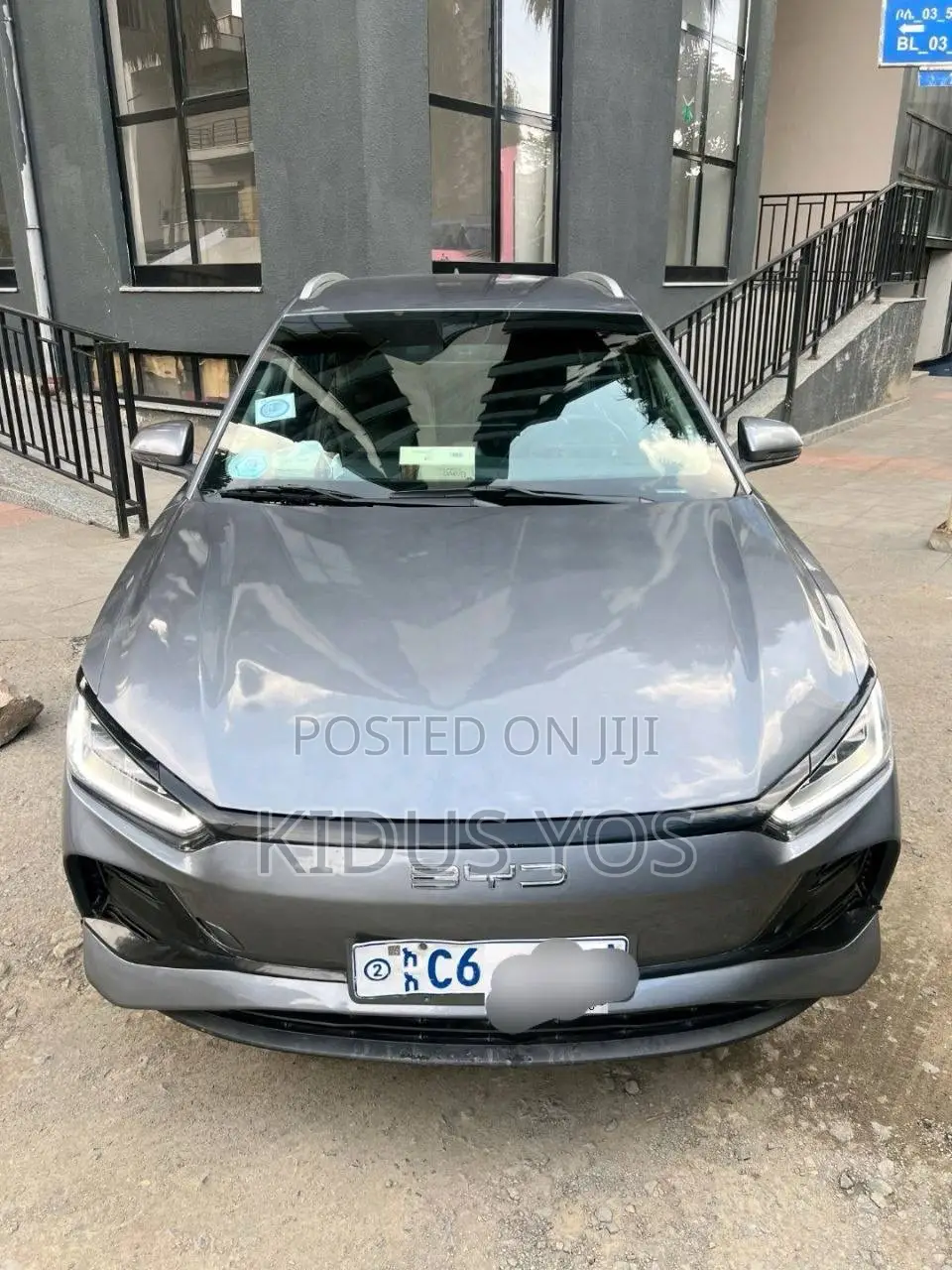 BYD E2 43 kWh 94 hp FWD 2024 Gray