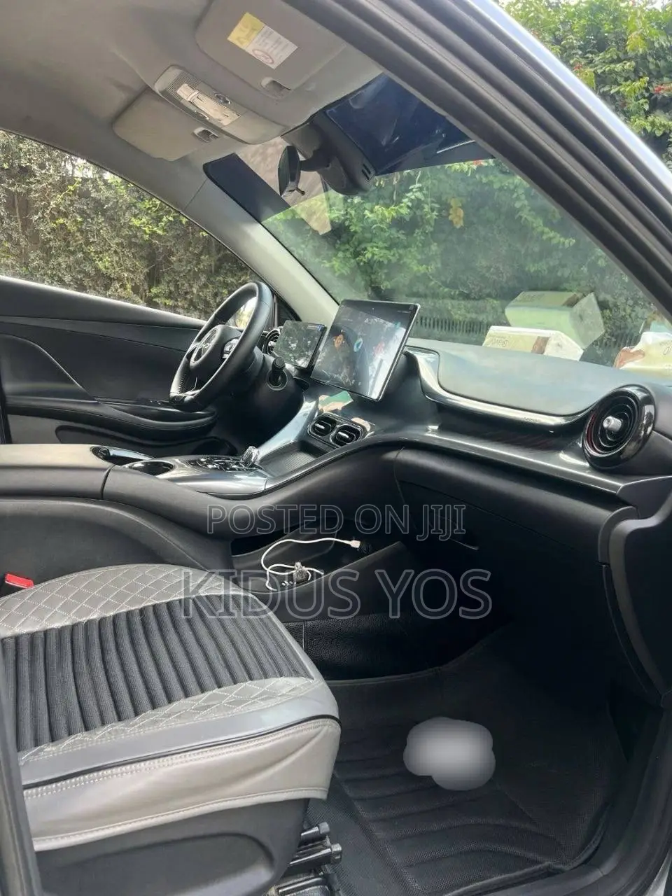 BYD E2 43 kWh 94 hp FWD 2024 Gray