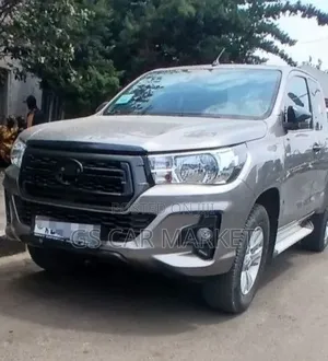 Toyota Hilux 2020 Gray