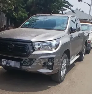 Toyota Hilux 2020 Gray