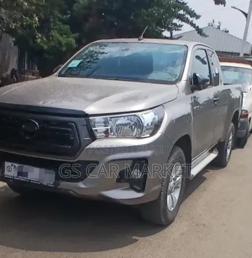 Toyota Hilux 2020 Gray
