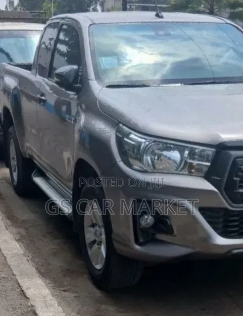 Toyota Hilux 2020 Gray