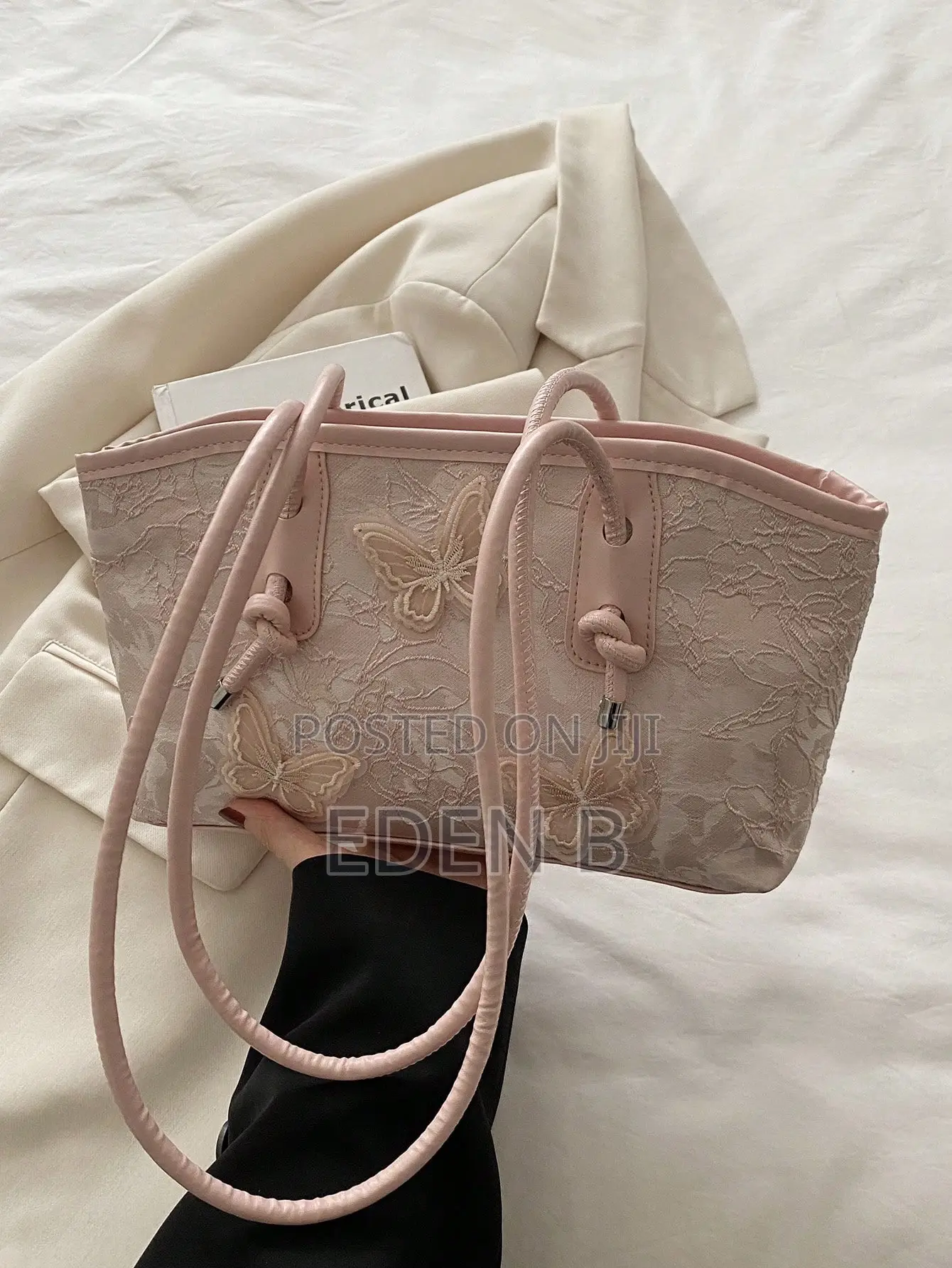 Butterfly Decored Shoulder Bag