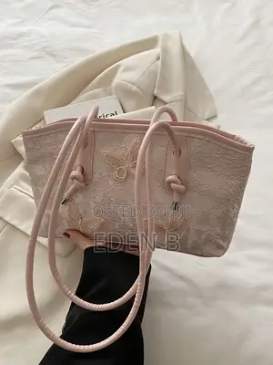 Butterfly Decored Shoulder Bag