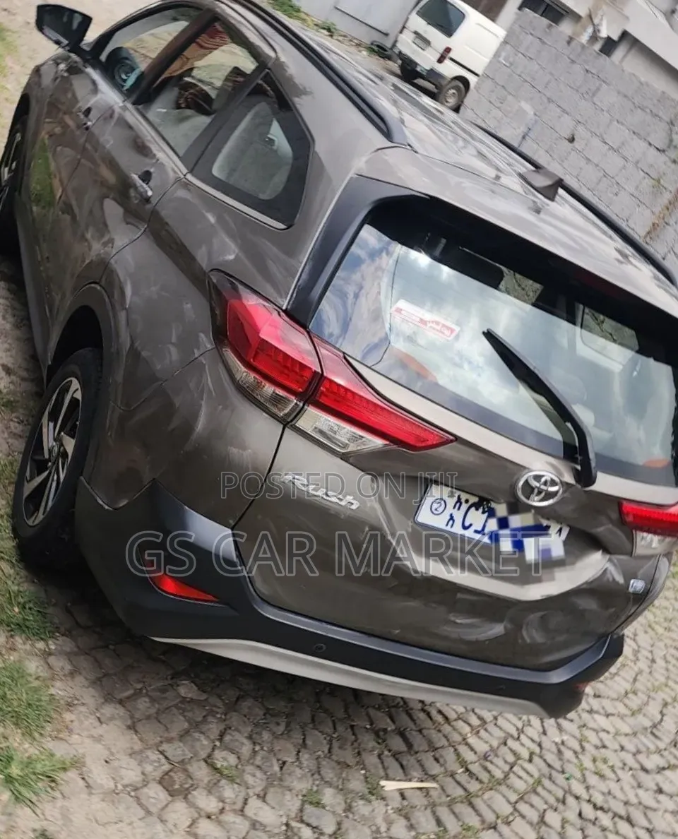 Toyota Rush 2022 Brown
