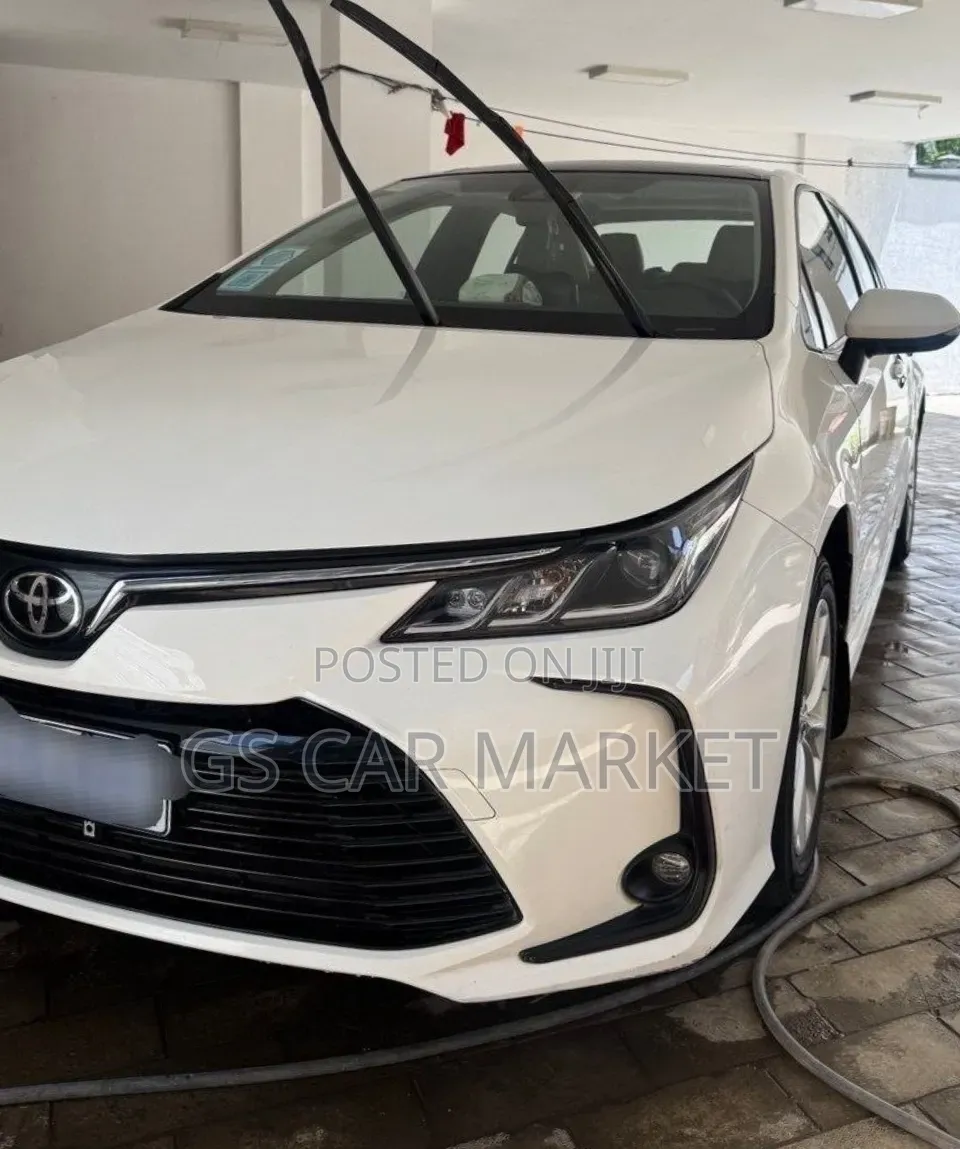 Toyota Corolla 2022 Ivory