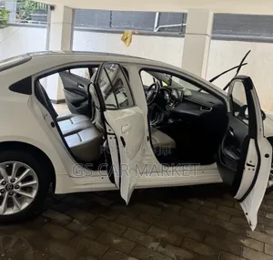 Toyota Corolla 2022 Ivory