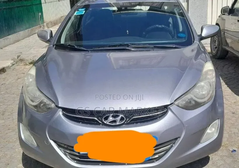 Hyundai Elantra 2012 Silver
