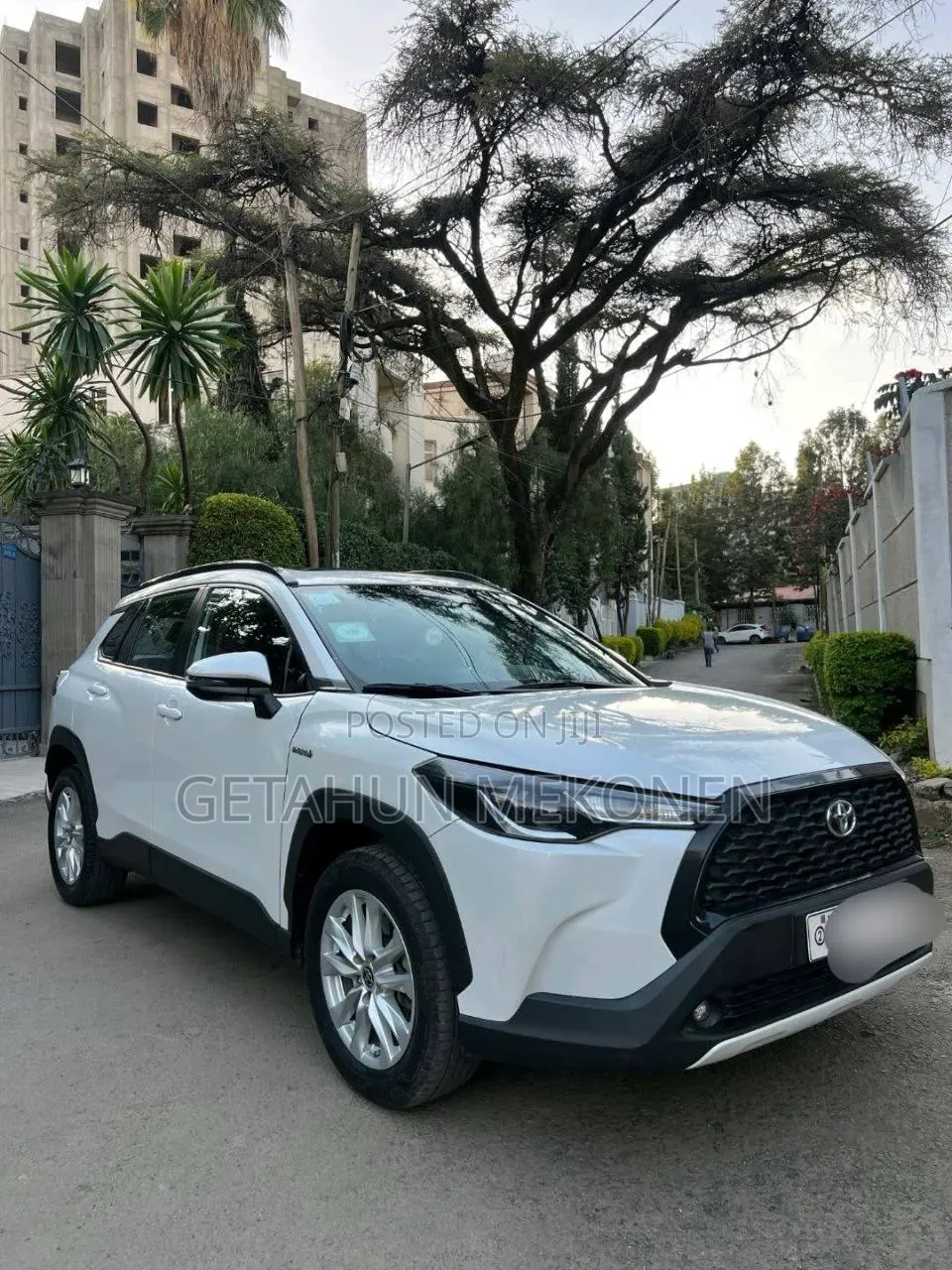 Toyota Corolla Cross Hybrid 2024 White