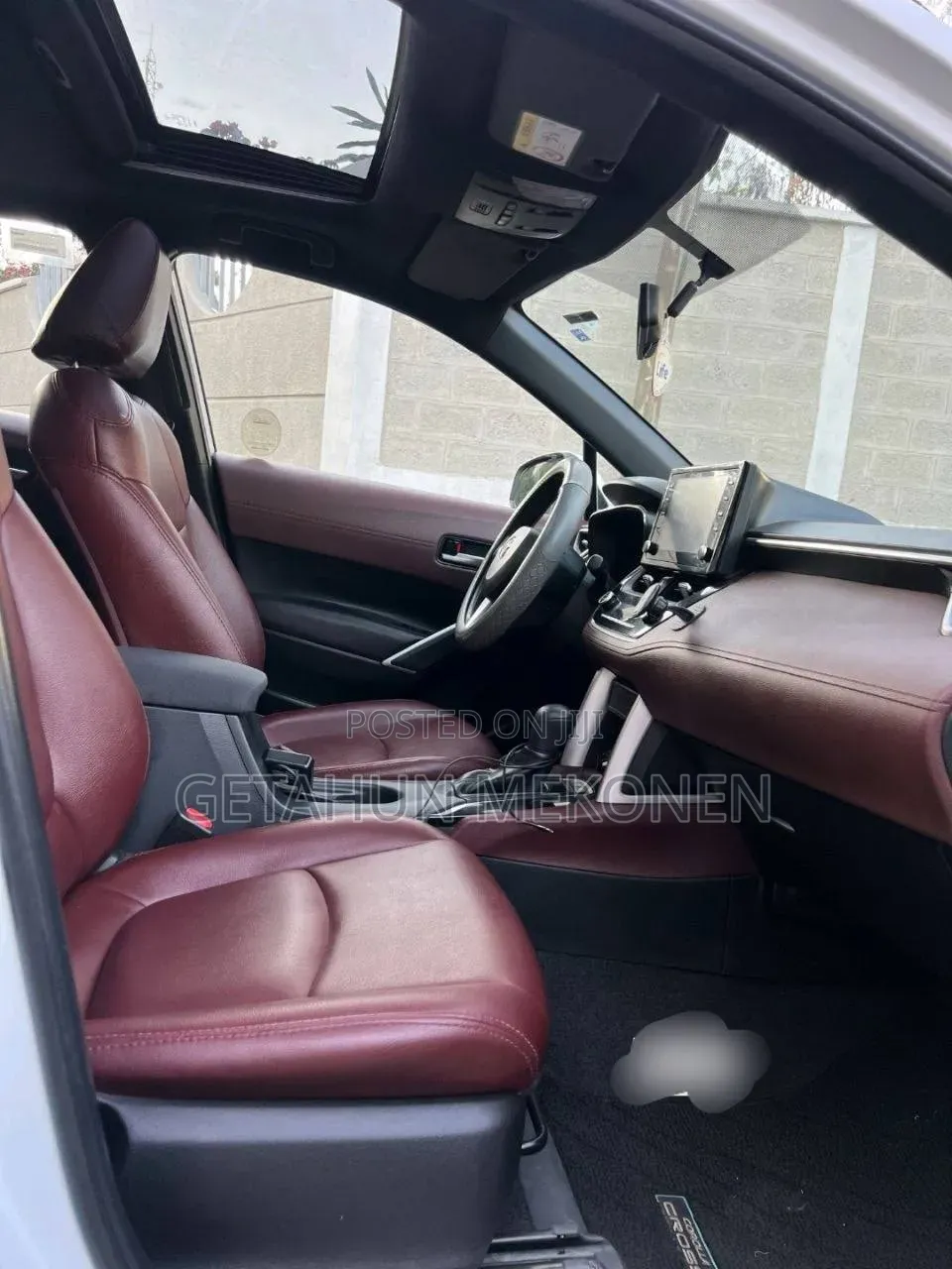 Toyota Corolla Cross Hybrid 2024 White