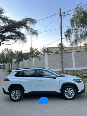 Toyota Corolla Cross Hybrid 2024 White