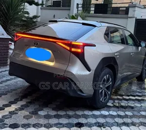 Toyota bZ4X 71.4 kWh FWD 2022 Silver