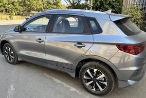 BYD E2 43 kWh 94 hp FWD 2024 Beige