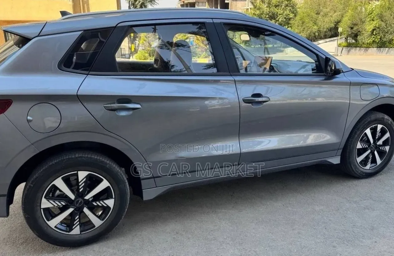 BYD E2 43 kWh 94 hp FWD 2024 Beige