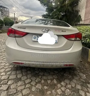 Hyundai Elantra 2013 Silver