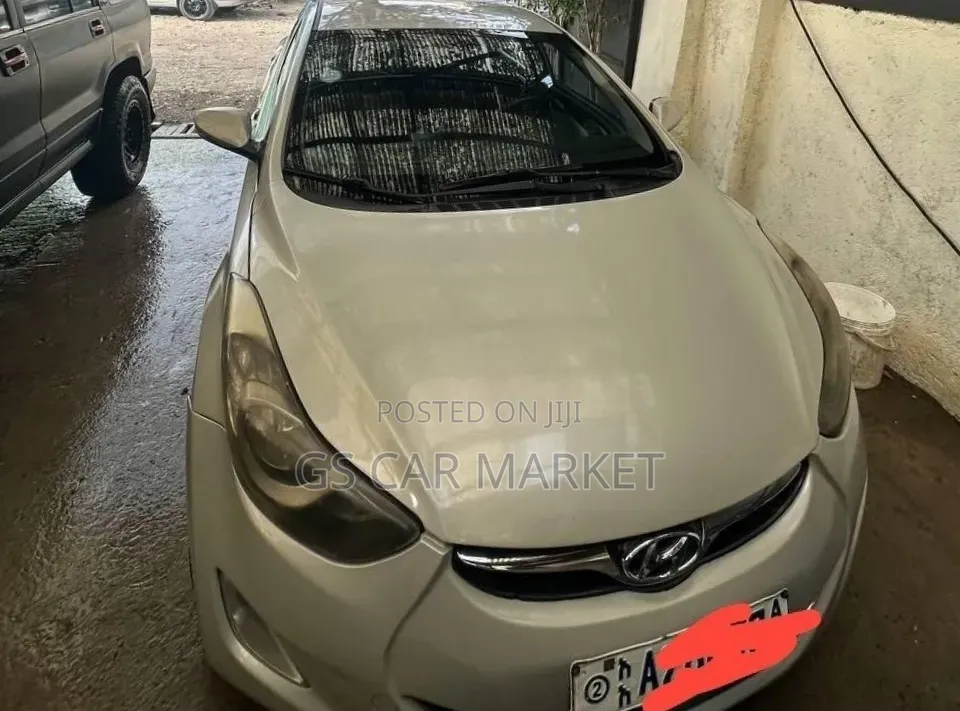 Hyundai Elantra 2013 Silver